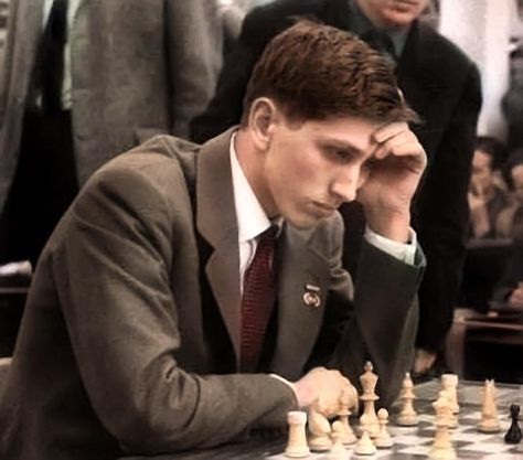 Chess Grandmaster, Strategy Quotes, Young Al Pacino, Bobby Fischer, 1980s Fashion Women, Chess Tactics, Chess Strategies, How To Play Chess, Chess Master