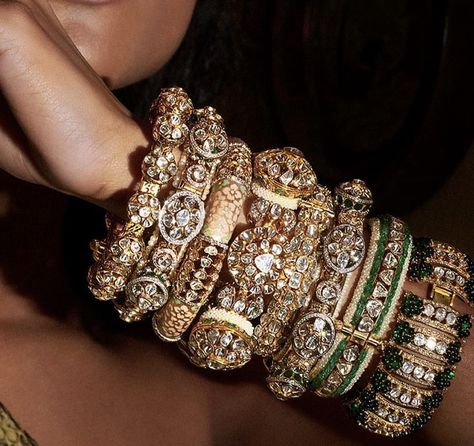 Mughal Accessories, Rajputi Jewellery Royal Set, Gajra Bangles, Desi Bangles, Indian Bridal Bangles, Jadau Bangles, African Beaded Bracelets, Indian Wedding Jewelry Sets, Neck Pieces Jewelry