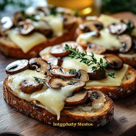 Mushroom Bruschetta with Gruyere and Thyme - Simply Recipes - Fewer Worries, More Delight Desert Fondue, Keto Sunday Dinner, Puff Pastry Savory, Mushroom Bruschetta, Mushroom Cheese, Wine Down Wednesday, Mushroom Toast, New Year's Eve Appetizers, Italian Dressing Mix