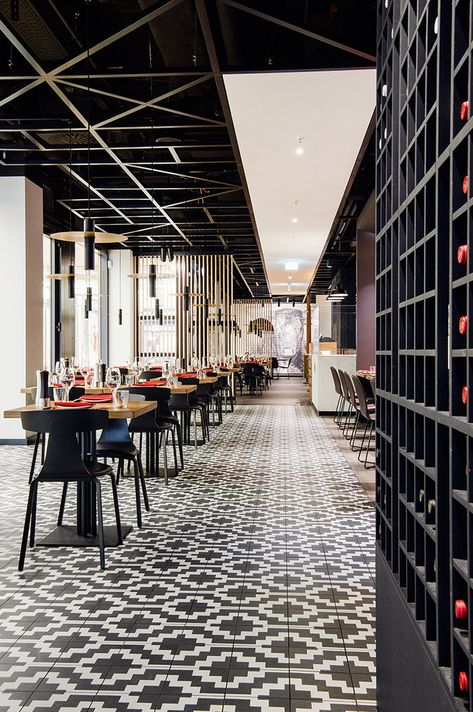 Gallery of Maredo Flagship-Restaurant / Ippolito Fleitz Group - 21 Brick Cafe, Restaurant Flooring, Luxury Flooring, Colonial Design, House Window, Lounge Design, Restaurant Interior Design, Hospitality Design, Shop Interior Design