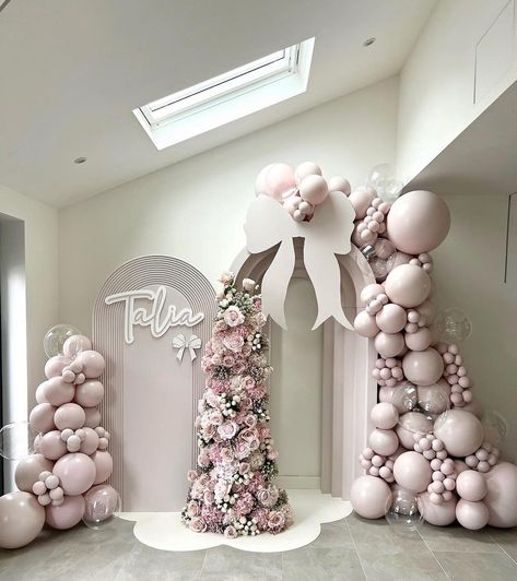 Instagram • Chats Party Rental Ideas, 18th Birthday Party Themes, Baby Shower Deco, Baby Event, Diy Birthday Decorations, Baby Shower Princess, Balloon Flowers, Balloon Wall, Balloon Decorations Party