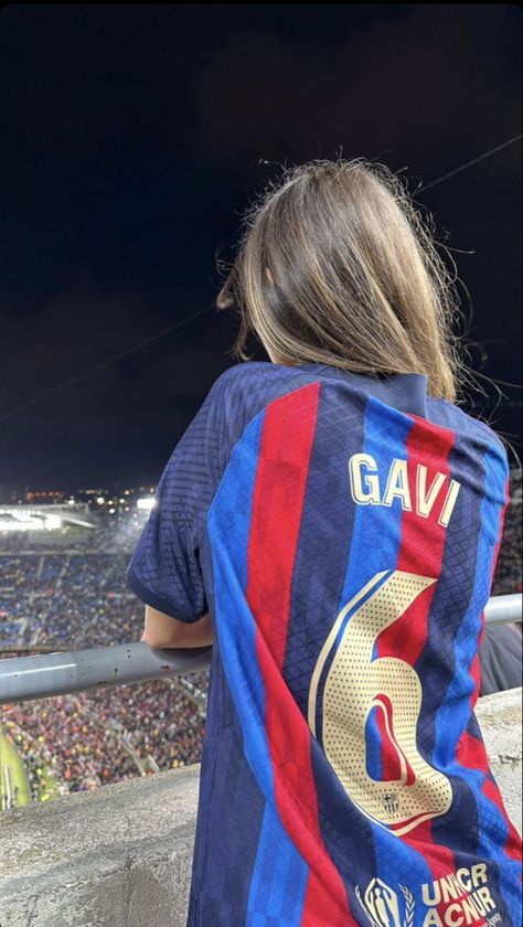 Barca Jersey, Football Girlfriend, Footballers Wives, Barcelona Jerseys, Football Jersey Outfit, Football Wags, Barcelona Team, Football Boyfriend, Soccer Game