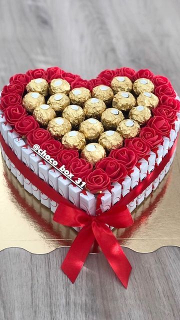 Toulouse France, Cupcake Art, Chocolate Hearts, Diy Valentines Gifts, Drip Cakes, Food Crafts, Delivery Gifts, Diy Couture, Cakepops