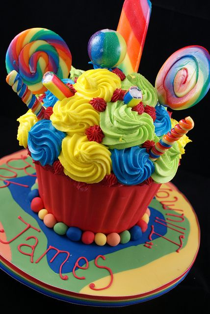 All the fun of the Fair Giant Cupcake! by Cutie Cupcakes (aka Heather), via Flickr Cupcakes Design, Giant Cupcake Cakes, Big Cupcake, Giant Cupcake, Cupcake Birthday Cake, Giant Cupcakes, Gateaux Cake, Crazy Cakes, Love Cake