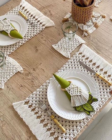 Macrame Decor Ideas, Jute Macrame, Simpul Makrame, Diy Gifts To Sell, Macrame Runner, Crochet Table Mat, Macrame Table, Macrame Table Runner, Macrame Wedding