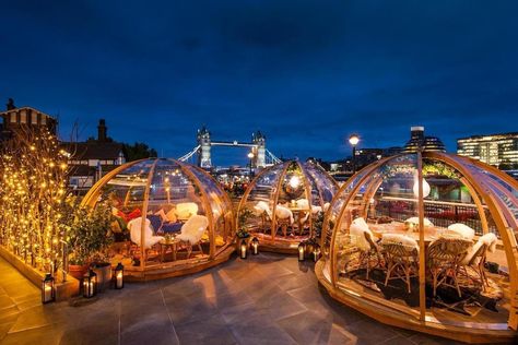 A city-wide craze for Instagram-friendly igloos has arrived Coppa Club, Winter London, Windows Display, London Bars, Rooftop Bars, Unique Restaurants, Rooftop Restaurant, Winter Images, Cosy Winter