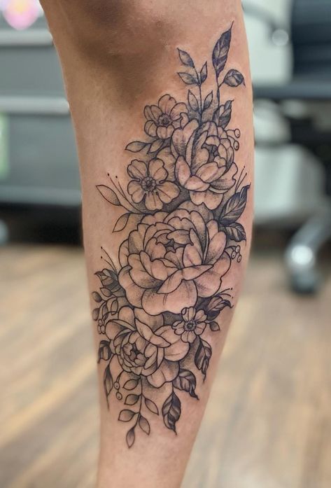 Fine line floral piece on the shin, done by @sydneyctattoo. We love the placement and design, with it beginning to wrap around the leg. Very light shading within this piece, though obvious darks and lights to separate the flowers and vines. Fine Line Floral, Wrap Around Tattoo, Shin Tattoo, Mama Tried, Floral Tattoos, Floral Sleeve, Floral Wraps, Best Tattoo, Fine Line