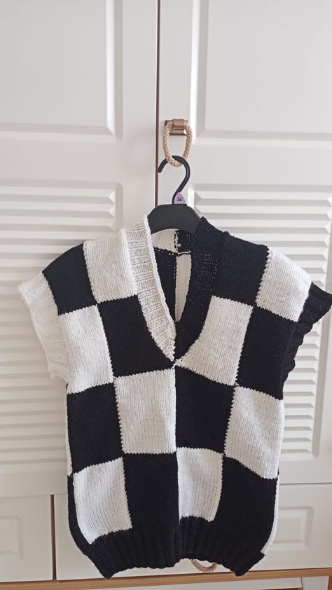 It is a Wednesday Addams sweater. The sweater is black and white blocked sweater. There is three types of the sweater. Wednesday Addams Black And White, Wednesday Clothes, Black And White Jumper, Bug Fashion, Patchwork Sweater, Patchwork Cardigan, Bear Costume, Dream Outfits, Roblox Shirt