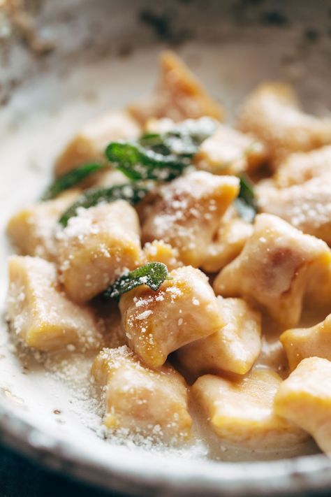 Pumpkin Gnocchi! So incredibly pillowy and delicious. Topped with a 5 ingredient sage garlic butter sauce that will blow your mind. Sponsored by @landolakesktchn | pinchofyum.com Sage Butter Sauce, Pumpkin Gnocchi, Gnocchi Recipe, Diy Easy Recipes, Best New Recipes, Sage Butter, Garlic Butter Sauce, Gnocchi Recipes, 2 Ingredient