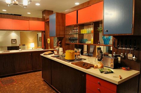 Mad men kitchen Mad Men Style Decor, Mad Men Interior Design, Mad Men Interior, Men Interior Design, Mad Men Decor, 60s Interior, 1960s Decor, Mad Men Style, Mid Century Homes