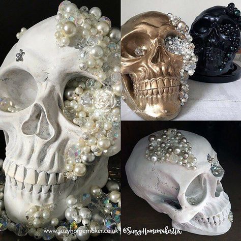 Diy Skulls, Skull Crafts, Skull Accessories, Diy Halloween Decor, Skull Painting, Sugar Skull Art, Halloween Giveaway, Skull Decor, Beautiful Home Decor