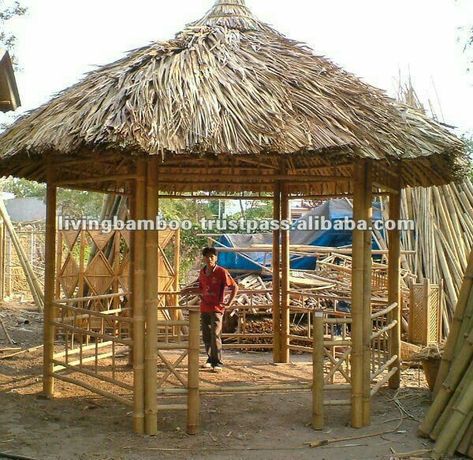 Tiki Furniture, Bamboo Gazebo, Bamboo Hut, Bamboo Village, Bamboo Roof, Bamboo Diy, Pallet Projects Garden, Hut House, Bamboo House Design