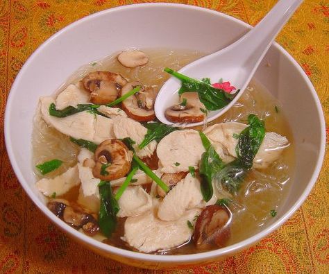 Makes for a very filling and easy soup with very few calories!  If you havent tried rice noodles before, give this recipe a whirl. Andrea Nguyen, Thai Chicken Noodle Soup, Thai Soups, Easy Thai Chicken, Vietnamese Vegetarian, Thai Chicken Noodles, Thai Chicken Soup, Soup Quick, Weeknight Chicken