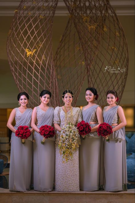 Sri Lankan Wedding Bridesmaid, Bridesmaid Dresses In Sri Lanka, Bridesmaid Dresses Kandyan, Bridesmaid Dresses Sri Lanka Kandyan, Kandyan Bridesmaid, Bridal Maid Dress, Indian Wedding Dress Modern, Kandyan Brides, Srilankan Wedding