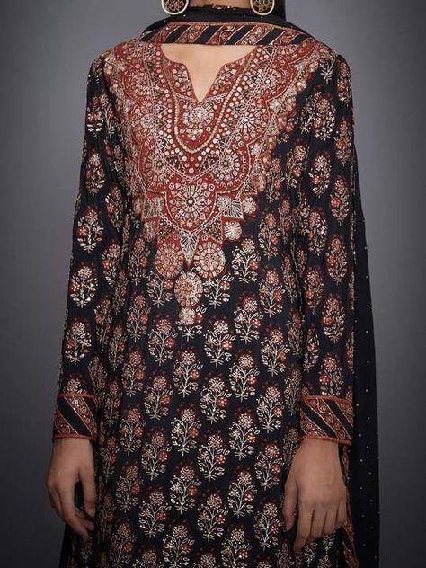 Long Kurti Patterns, Designer Dresses Elegant, Embroidery Suit, Embroidered Suit, Designer Kurti Patterns, Ritu Kumar, Kurta Neck Design, Desi Clothes, Kurti Neck Designs