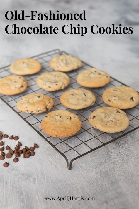 Old Fashioned Chocolate Chip Cookes cooling on a wire rack Bakers Gonna Bake, Chocolate Chip Cookie Recipe, Oreo Dessert, Delicious Cookie Recipes, Cocktail Desserts, Chip Cookie Recipe, Brownie Bar, Homemade Ice Cream, Chocolate Chip Cookie