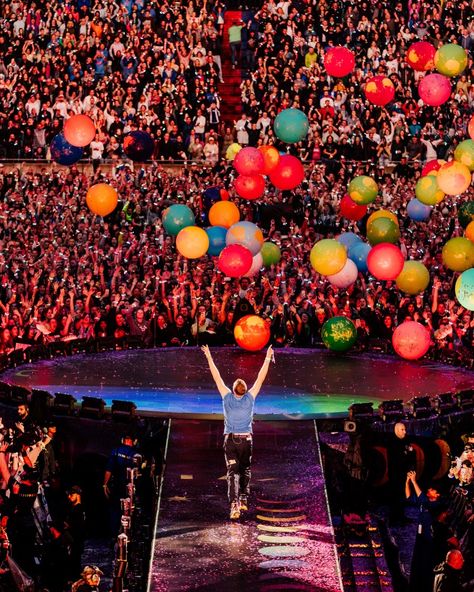 Coldplay Concert Aesthetic, Coldplay Aesthetic, Coldplay Poster, Coldplay Wallpaper, Coldplay Tour, Cold Play, Jess Glynne, Coldplay Concert, 3d Mapping