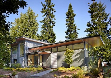 Port Ludlow Residence-FINNE Architects-03-1 Kindesign Contemporary Cabin, Contemporary House Exterior, Metal Cladding, Clerestory Windows, Metal Siding, Roof Architecture, Waterfront Property, Paver Patio, Metal Buildings