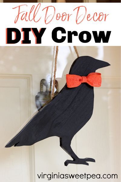 DIY Crow for Fall - Learn how to make a crow to hang on a door or wall for fall decorating. #falldecor #crow #fallcraft #falldecoration via @spaula Diy Crow Halloween Decorations, Topiary Diy, Blackbird Singing, Fall Door Decor, Easy Fall Wreaths, Fall Vignettes, A Crow, Witch Diy, Fall Door Decorations