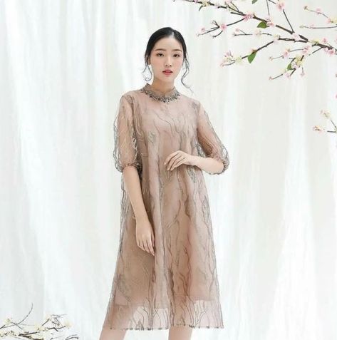 Dress Brokat Modern Simple, Model Dress Batik, Brokat Modern, Dress Brokat Modern, Tile Dress, Dress Organza, Dress Kebaya, Dress Pesta, Kebaya Muslim