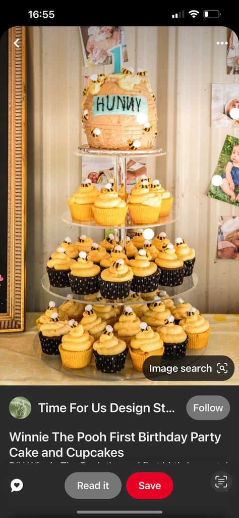 Pooh Cupcakes, First Birthday Party Cake, Winnie The Pooh First Birthday, Pooh First Birthday, Cupcakes Baby Shower, Bee Themed Birthday Party, Baby First Birthday Themes, Winnie The Pooh Cake, Winnie The Pooh Themes