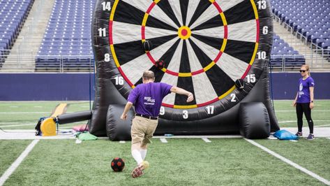 With the warm weather and sunnier days ahead, it is time to start planning the outdoor activities. Here are 18 of the best giant games for parties. Giant Beer Pong, Games For Parties, Beer Pong Tournament, Giant Outdoor Games, Human Foosball, Real Life Games, Battleship Game, Picnic Games, Team Building Games