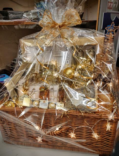 Perfume Gift Basket, Christmas Hampers Packaging Ideas, Big Gift Basket, Large Gift Basket, Christmas Raffle, Big Christmas Gifts, Handmade Hamper, Fake Gifts, Rich Gifts