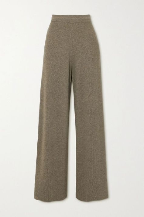 Loewe Sneakers, Zara Lookbook, Knitted Pants, Chunky Sweaters, Laura Lombardi, Style Guru, Office Office, Fitted Coat, Pant Trends