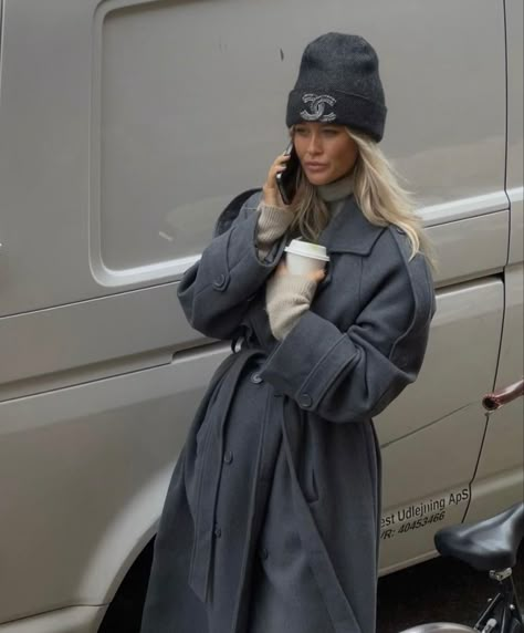 Josephine Hj, Hat Chanel, Brand Trip, Outfit For Autumn, Grey Autumn, Josefine H J, Coffee Winter, Winter Coat Outfits, Beanie Outfit