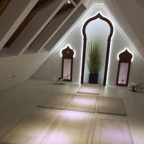 30 Praying Room Ideas To Bring Your Ramadan More Beautiful | Home Design And Interior Praying Room, Muslim Prayer Room Ideas, Prayer Room Ideas, Mosque Design, Prayer Corner, Islamic Decor, Rooms Ideas, Muslim Prayer, Interior Room