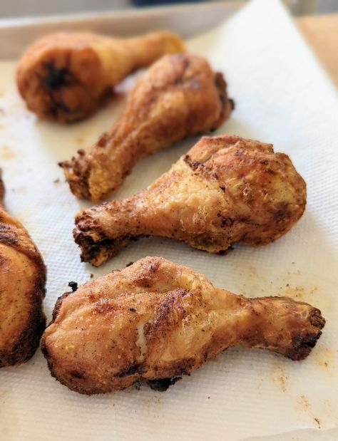 Fried Chicken Legs Recipe Easy Skillet, Chicken Legs In Electric Skillet, Skillet Chicken Legs Recipes, Pan Fried Chicken Legs Recipes, Fry Chicken Legs Recipes, Pan Fried Drumsticks, Fried Chicken Legs Recipe Skillet, Pan Fried Chicken Recipes, Pan Fried Chicken Drumsticks