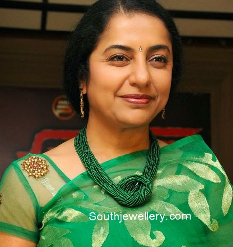 Suhasini Maniratnam in Green Beads Necklace Suhasini Maniratnam, Green Beads Necklace, Temple Jewellery Earrings, Beaded Fashion, Saree Jewellery, Pearl Jewelry Design, Gold Jewelry Simple Necklace, Beaded Jewelry Necklaces, Green Beaded Necklace