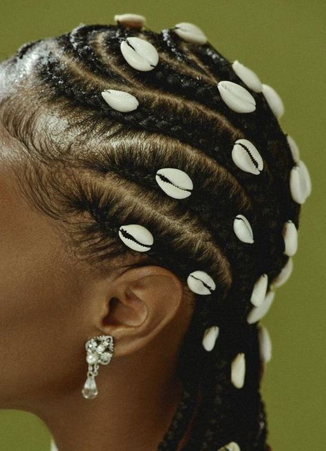 Pearls In Hair, Cabello Afro Natural, Natural Hair Stylists, Braided Cornrow Hairstyles, Protective Hairstyles Braids, African Hair, Pretty Braided Hairstyles, Hair Braiding, Power Dressing