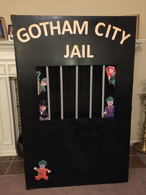 Gotham City Birthday Party, Dc Comics Birthday Party Ideas, Superhero And Villain Party Ideas, Super Villain Party, Dc Themed Party, Dc Party Ideas, Batman 5th Birthday Party, Modern Batman Birthday Party, Heroes And Villains Party