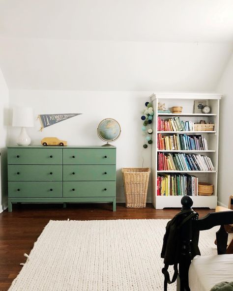 Labor Day weekend usually = weekend warrior time for us. This year we’re planning to head to the lake for the final day in our long weekend… Bibliotheque Design, Shared Room, Country Bedroom, Big Boy Room, Bedroom Green, Boys Bedrooms, Boy's Bedroom, Toddler Room, Book Shelf