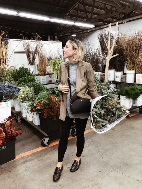 Damsel in Dior | At The Flower Mart Coats Outfits, Long Coat Outfit, Damsel In Dior, Stylish People, Winter Inspiration, Outfit Plan, Long Coats, Style Inspiration Winter, Tumblr Fashion