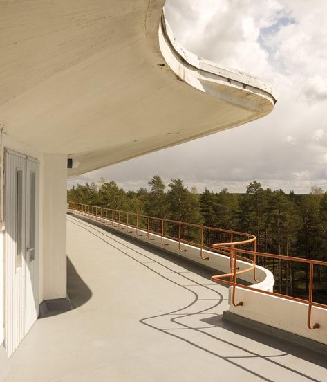 Aalto Architecture, Alvar Aalto Architecture Buildings, Alvar Alto, Alvar Aalto Architecture, Summer Hike, Organic Architecture, Facade House, Summer Travel, Architecture Building