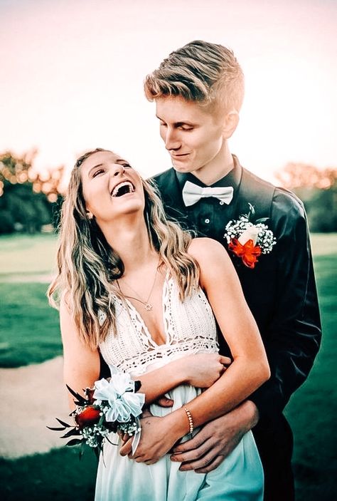 Halloween Costume Couple, Prom Photography Poses, Homecoming Poses, Hoco Pics, Portrait Male, Prom Pictures Couples, Prom Picture Poses, Homecoming Pictures, Prom Photoshoot