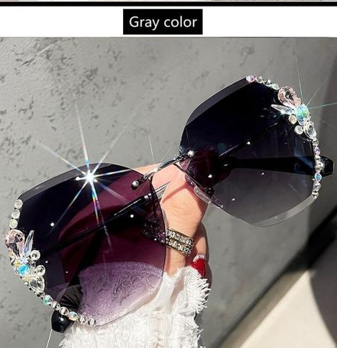 Korean Glasses, Light Perspective, Fashion Brand Design, Sporty Sunglasses, Vintage Sunglasses Retro, Rhinestone Sunglasses, Uv400 Sunglasses, Luxury Branding Design, Butterfly Sunglasses