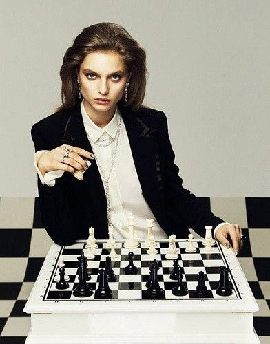 Svetlana Zakharova, How To Play Chess, Chess Queen, Lets Play A Game, The Queen's Gambit, Chess Game, Dance Photography, Chess Pieces, Blonde Beauty