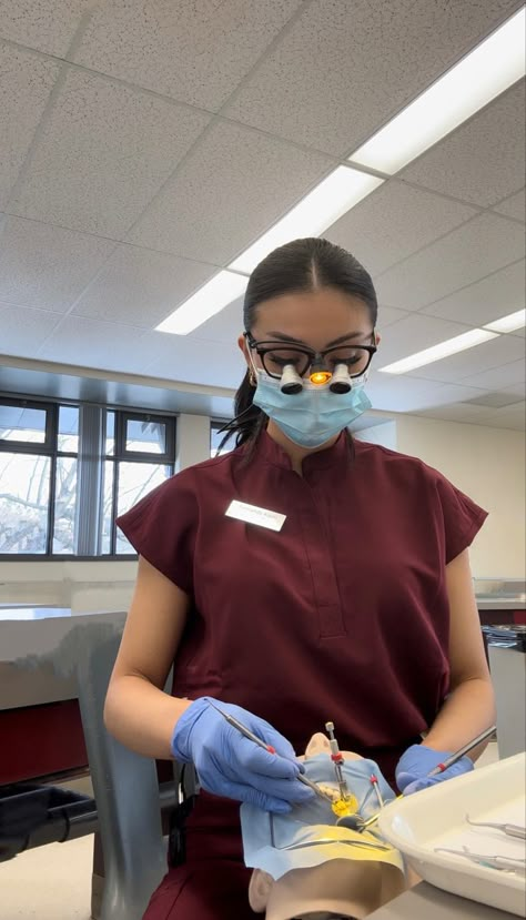 Dentist Career, Dental Aesthetic, Future Dentist, Dental Hygiene Student, Female Dentist, Dental Aesthetics, Dentistry Student, Dental Hygiene School, Medical School Life