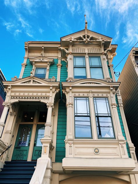 Beautiful Architecture | Victorian House | San Francisco, California 🦋💫💙☀️✨ Architecture Victorian, San Francisco Victorian Houses, San Francisco Victorian, Love Is Everywhere, Victorian Architecture, Victorian Houses, Victorian House, Beautiful Architecture, Victorian Homes