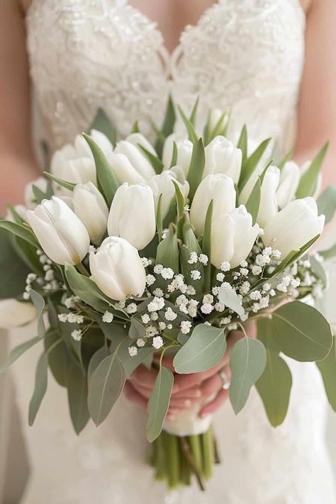 15 Beautiful Tulip Bouquets For Your Big Day • Green Tulips Bouquet, Wedding Flowers With Tulips, Bride Bouquets Tulips, Tulip Wedding Bouquet Spring, Bouquet Wedding Elegant, Tulip Wedding Decorations, Wedding Bouquets Spring, Tulip Wedding Bouquet, Tulip Bouquet Wedding