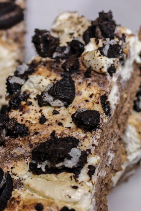 Cookies & Cream Protein Brownies Cookies And Cream Protein, Protein Brownies Recipe, Slow Cooker Chicken Stew, Slow Cooker Chicken Healthy, Better Breakfast, Protein Brownies, Cookies Cream, Oreo Brownies, Protein Powder Recipes