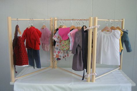 Clothes Rack Diy, Wood Clothing Rack, Wooden Clothes Rack, Doll Clothes Hangers, Girls Furniture, Diy Clothes Rack, Doll Closet, Diy Clothes Videos, Dolls Clothes Diy