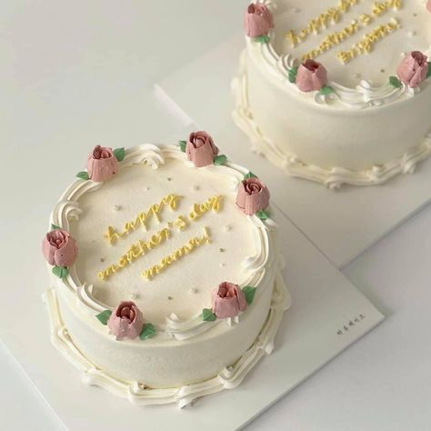 19th Birthday Cakes, Floral Cake Design, Korean Cake, Creative Cake Decorating, Birthday Cakes For Women, Cakes For Women, Simple Birthday Cake, Dream Cake, Cake Pictures