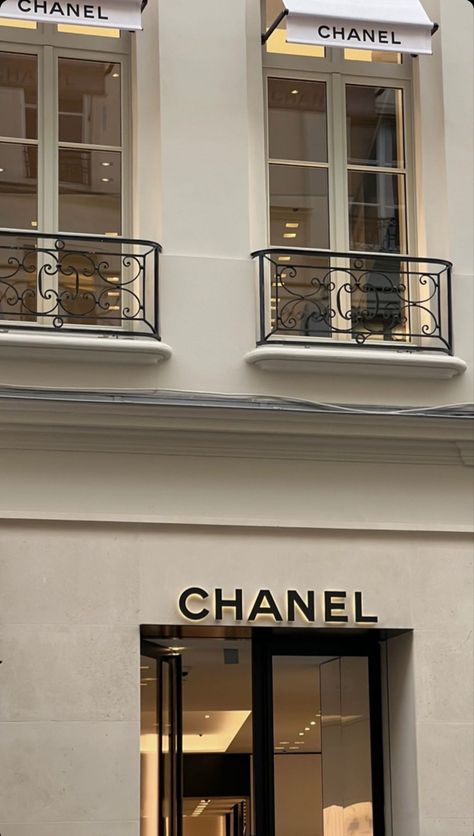 Rich Beige Aesthetic, Parisian Windows, Coach Store, Parisian Lifestyle, Chanel Store, Parisian Life, Micro Brewery, Paris Aesthetic, בר מצווה