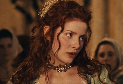 Red Hair Princess, Rachel Hurd Wood, 16th Century Fashion, Peter Pevensie, The Grisha Trilogy, Ginger Girls, Sansa Stark, Redhead Girl, Song Of Ice And Fire