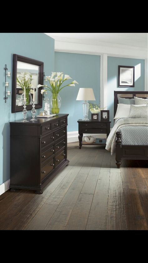 Dark furniture, blue walls, wood floors. I love this!!!! Dark Wood Bedroom Furniture, Dark Wood Bedroom, Dark Wood Furniture, Wood Bedroom Furniture, Brown Furniture, Wooden Floors, Wood Bedroom, Design Del Prodotto, Master Bedrooms Decor