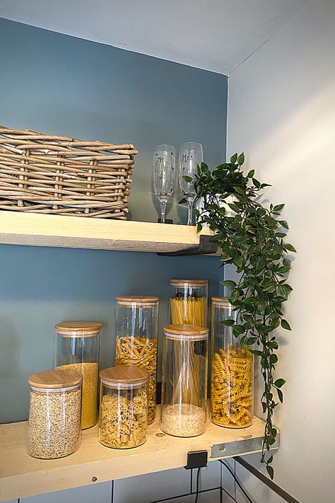 Pasta Storage Ideas, Pasta Jars Decor, Pasta Jars, Glass Jar Storage, Pasta Storage, Pantry Food, Dinnerware Set Modern, Pantry Organisation, Small Kitchen Storage